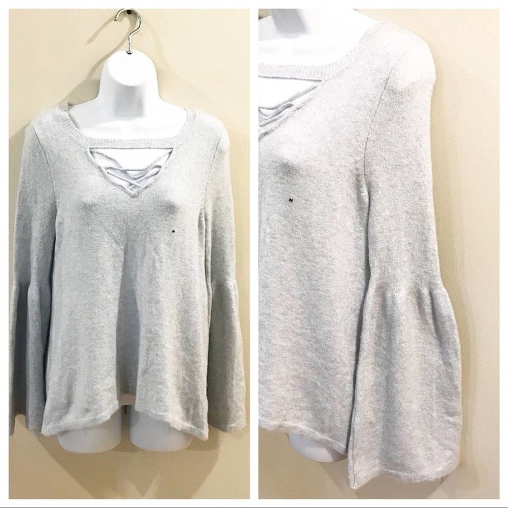 American Eagle Outfitters Bell Sleeve Sweater M